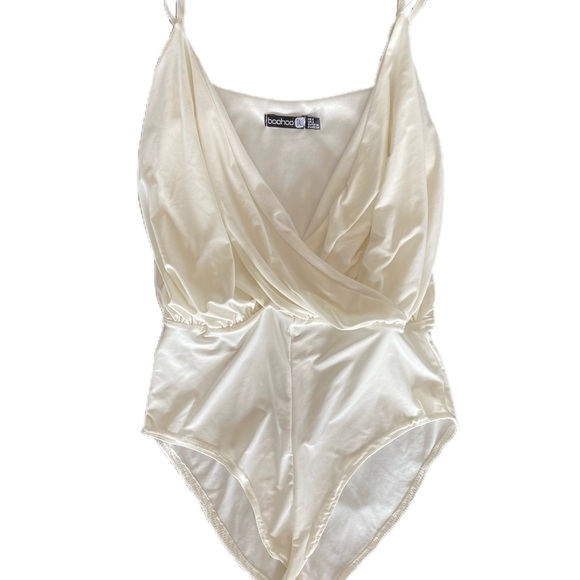 Boohoo White Bodysuit - Picture 3 of 3